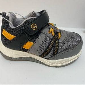 Stride Rite NWT Toddler Boy Tennis, Athletic Shoes Adjustable To Wide Width Sz5